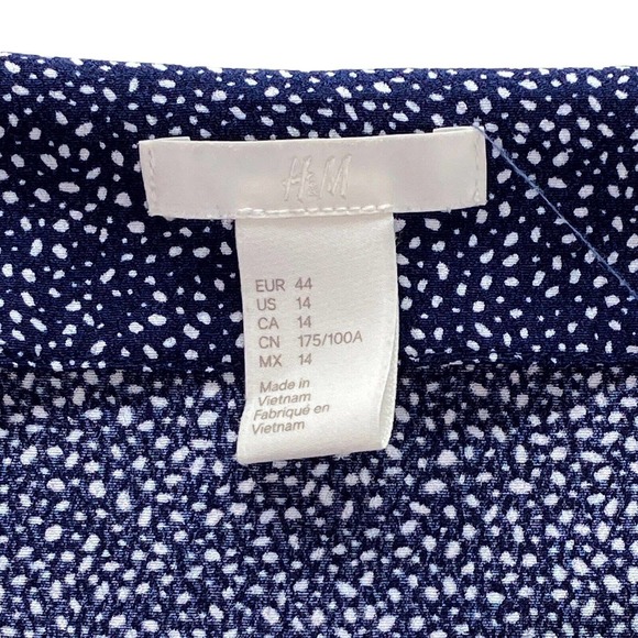 H&M Size 14 Women’s Blouse Top Navy Blue Polkadots print 3/4 sleeve lightweight - Picture 7 of 11